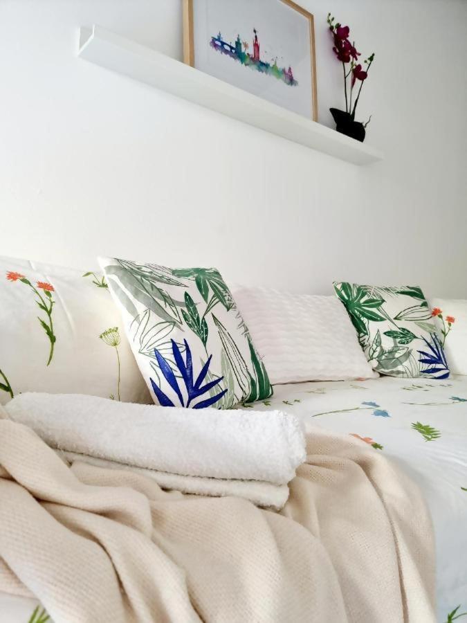 Hostfy Mercado De Triana Севиля Екстериор снимка