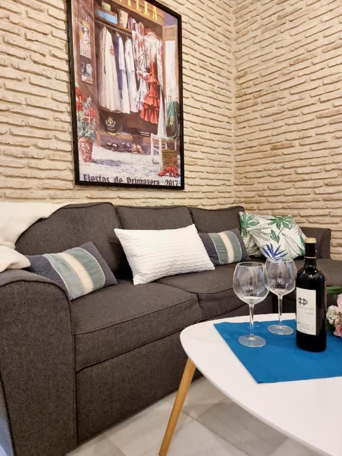 Hostfy Mercado De Triana Севиля Екстериор снимка